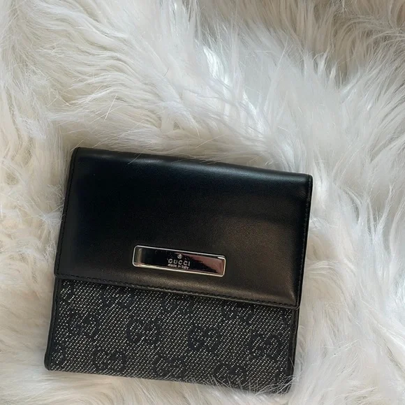 Sold * Gucci women’s wallet - Picture 1 of 8